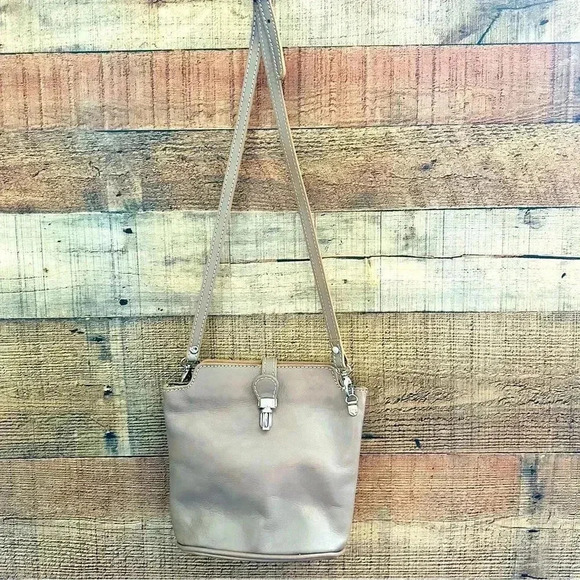 NWOT Camilla Crossbody Taupe Calfskin Made In Italy - Picture 3 of 15